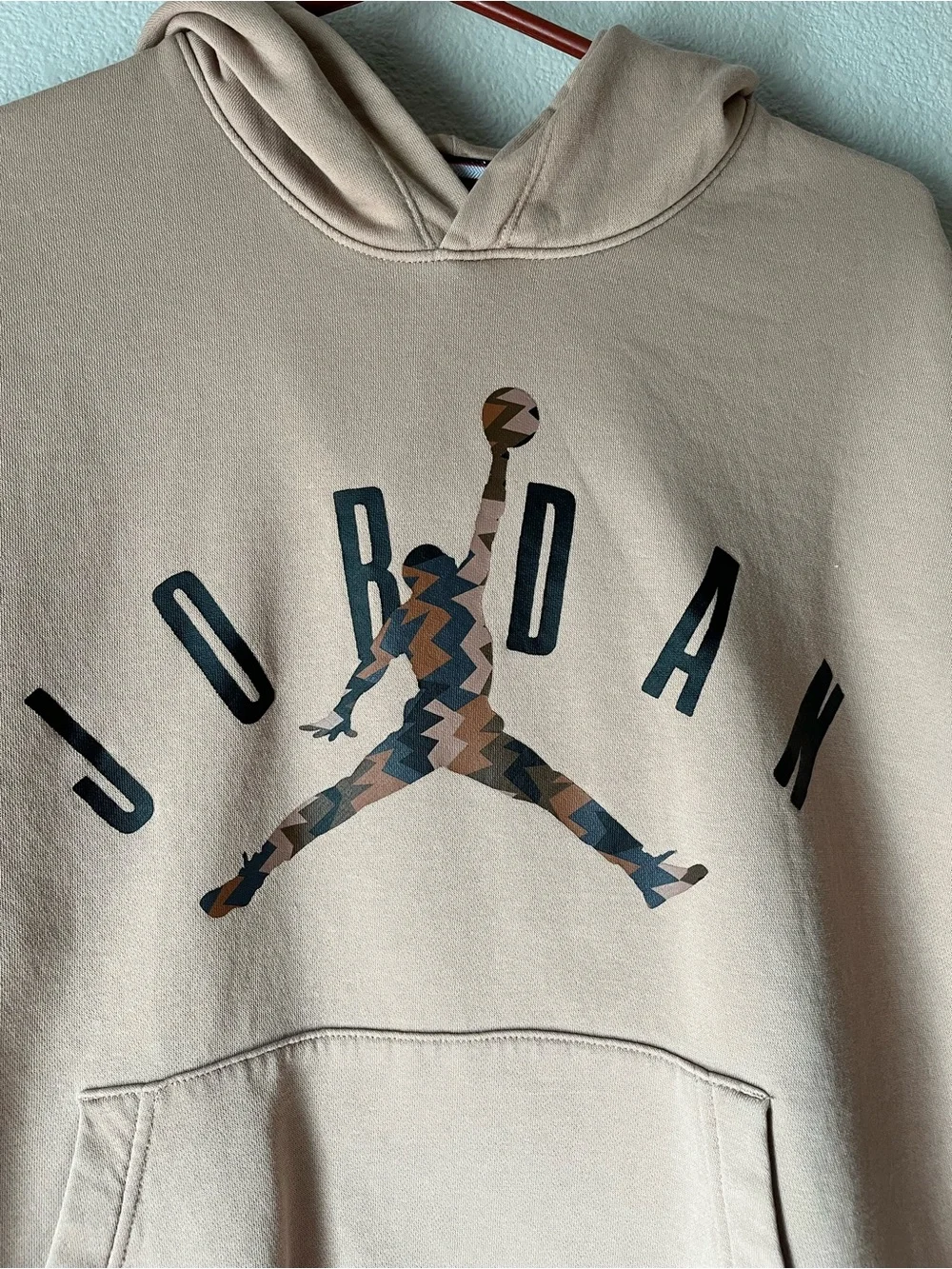 Jordan Pullover Hoodie in Tan